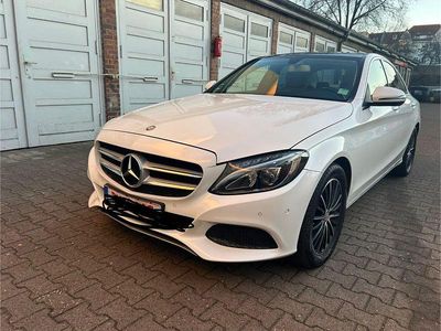 Gebraucht Mercedes C200 184 PS (135 kW) 2015 Weiß Limousine