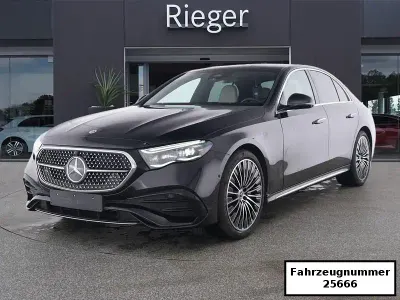 Gebraucht Mercedes E220 AMG 197 PS (144 kW) 2025 Schwarz Limousine