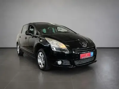 Gebraucht Peugeot 5008 Business-Line 114 PS (83 kW) 2014 Schwarz Van / Kleinbus