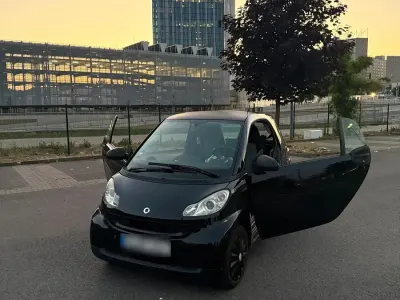 Gebraucht Smart ForTwo Coupé 61 PS (44 kW) 2010 Schwarz Coupé