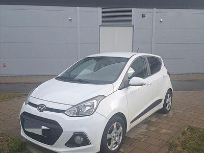 Gebraucht Hyundai i10 Passion Plus 87 PS (63 kW) 2016 Weiß Kleinwagen