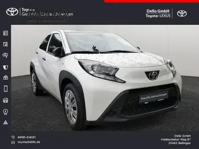 Gebraucht Toyota Aygo X Basis 72 PS (52 kW) 2022 Schneeweiß SUV