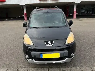 Gebraucht Peugeot Partner Tepee Family 120 PS (88 kW) 2011 Schwarz Van / Kleinbus