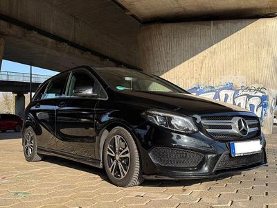 Gebraucht Mercedes B180 AMG line Plus 122 PS (89 kW) 2015 Schwarz Van / Kleinbus