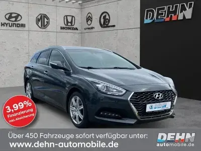 Gebraucht Hyundai i40 Space 135 PS (99 kW) 2019 Grün Kombi