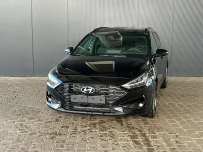 Neu Hyundai i30 Comfort 140 PS (102 kW) 2025 Abyss black Kombi