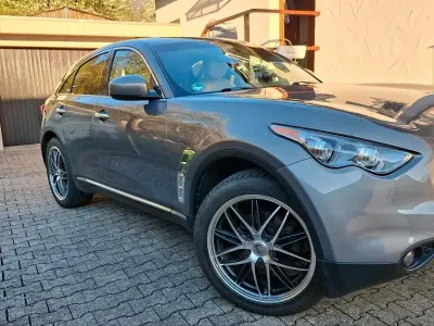 Gebraucht Infiniti Fx35 307 PS (225 kW) 2011 Grau SUV