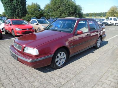 Gebraucht Volvo 460 90 PS (66 kW) 1996 Rot Limousine