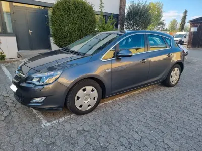 Usata Opel Astra Cosmo 179 CV (131 kW) 2010 Grigio Berlina