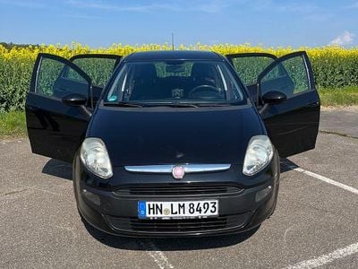 Second-hand Fiat Punto Pop 77 CP (56 kW) 2011 Negru Hatchback