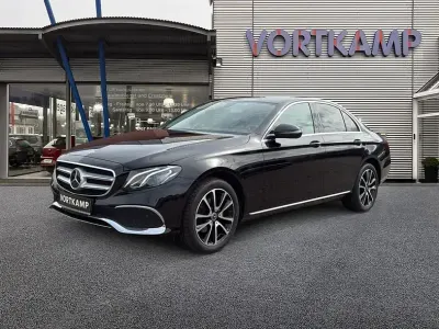 Gebraucht Mercedes E220 Avantgarde 194 PS (142 kW) 2018 Obsidianschwarz (metallic) Limousine