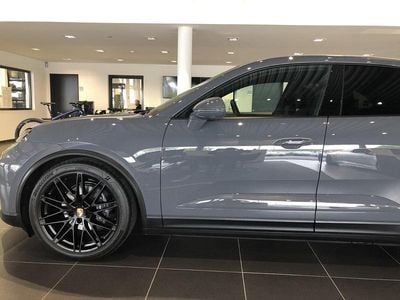 Second-hand Porsche Macan 4 Electric 264 kW (360 CP) 2024 Gri SUV