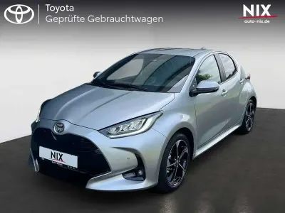 Neu Toyota Yaris Style 131 PS (96 kW) 2025 Silber Kleinwagen