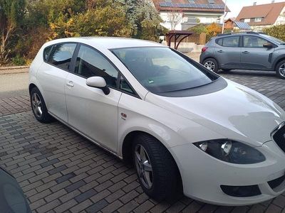 Gebraucht Seat Leon Style 125 PS (91 kW) 2009 Weiß Limousine