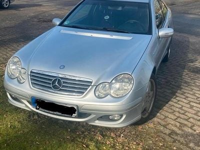 Gebraucht Mercedes C180 143 PS (105 kW) 2004 Silber Coupé