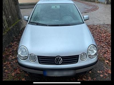 Silber Gebraucht 2002 VW Polo Kleinwagen | 2.000 € (Fairer Preis)