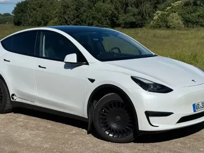 Gebraucht Tesla Model Y Long Range AWD 378 kW (514 PS) 2021 Weiß SUV