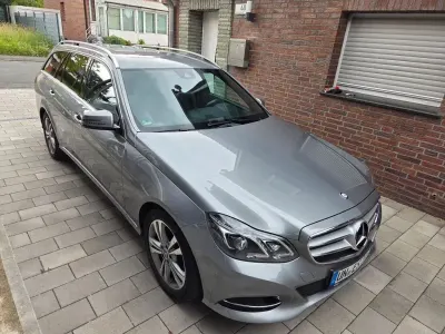 Gebraucht Mercedes E220 Edition 170 PS (125 kW) 2014 Grau Limousine