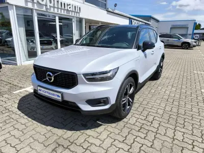 Gebraucht Volvo XC40 R-Design 155 PS (114 kW) 2021 Glacier silver / metallic SUV