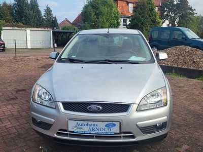 Silber Gebraucht 2007 Ford Focus Style Limousine | 2.755 € (Etwas zu teuer)