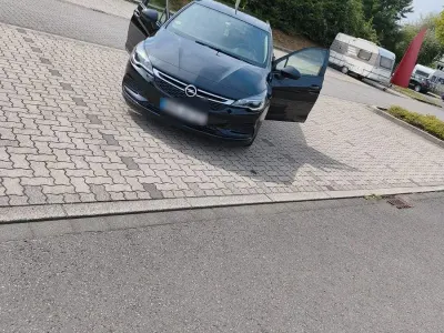 Gebraucht Opel Astra 110 PS (80 kW) 2018 Schwarz Limousine