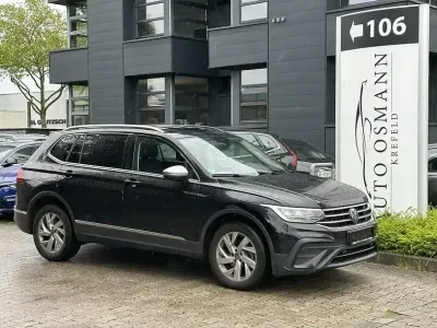 Gebraucht VW Tiguan Allspace Life 150 PS (110 kW) 2023 Deep black perleffekt SUV