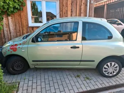 Usata Nissan Micra 65 CV (47 kW) 2006 Verde Berlina