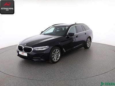 Black sapphire Gebraucht 2022 BMW 520 Kombi | 27.680 € (Guter Preis)