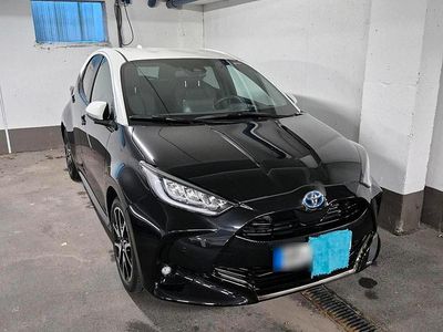 Gebraucht Toyota Yaris Hybrid Style 125 PS (91 kW) 2021 Schwarz Kleinwagen