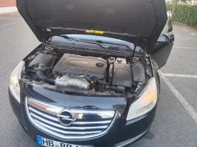 Gebraucht Opel Insignia Sport 160 PS (117 kW) 2010 Schwarz Limousine