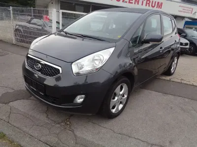 Gebraucht Kia Venga Spirit 125 PS (91 kW) 2012 Grau Kleinwagen