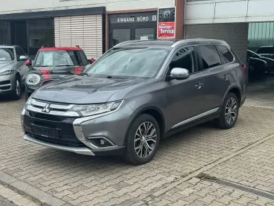 Gebraucht Mitsubishi Outlander Top 150 PS (110 kW) 2017 Grau SUV