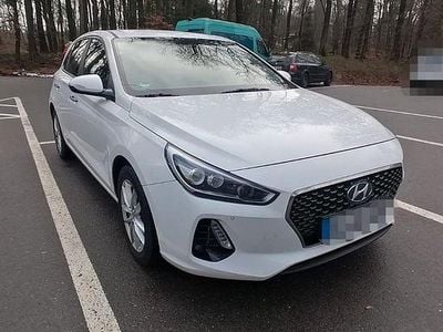 Gebraucht Hyundai i30 Edition 136 PS (100 kW) 2017 Weiß Limousine
