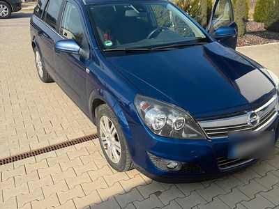 Używany Opel Astra 116 KM (85 kW) 2008 Niebieski Kombi