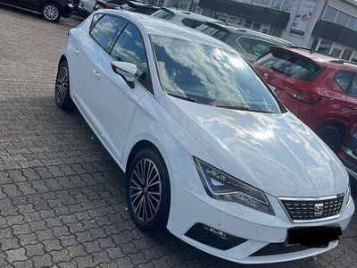 Weiß Gebraucht 2019 Seat Leon XCELLENCE Limousine | 14.500 € (Fairer Preis)