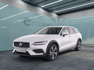Weiß Gebraucht 2023 Volvo V60 CC Plus Kombi | 45.590 €