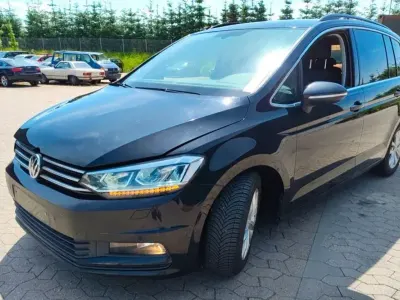Gebraucht VW Touran Comfortline 116 PS (85 kW) 2019 Schwarz Van / Kleinbus