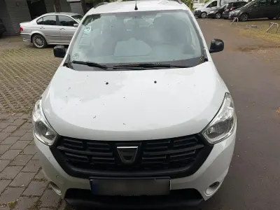 Gebraucht Dacia Lodgy 116 PS (85 kW) 2019 Weiß Van / Kleinbus