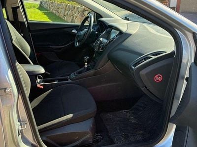 Begagnad Ford Focus Trend 120 HK (88 kW) 2016 Silver Sedan