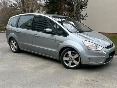 Usado Ford S-MAX S 160 HP (117 kW) 2008 Prateado Monovolume