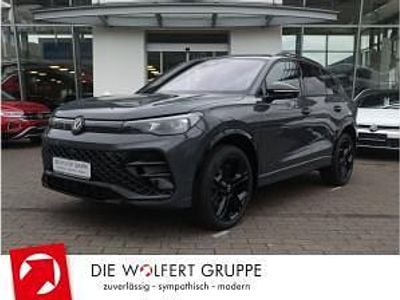 Neu VW Tiguan R-line 193 PS (141 kW) 2025 Grenadillschwarz metallic SUV