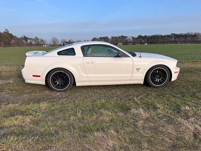 Gebraucht Ford Mustang 305 PS (224 kW) 2005 Weiß Coupé