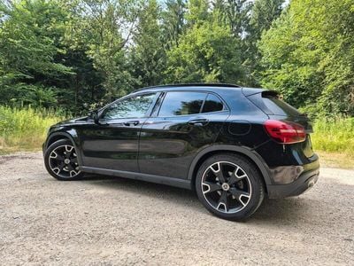 Mercedes GLA220