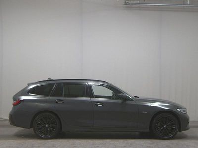 Gebraucht BMW 330e Sport Line 252 PS (185 kW) 2021 Grau Kombi