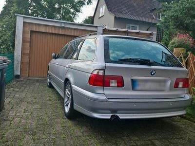 BMW 525