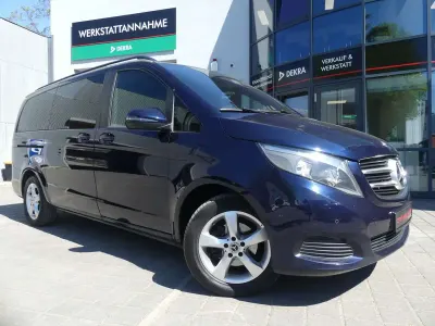 Gebraucht Mercedes V220 163 PS (119 kW) 2018 Blau Van / Kleinbus