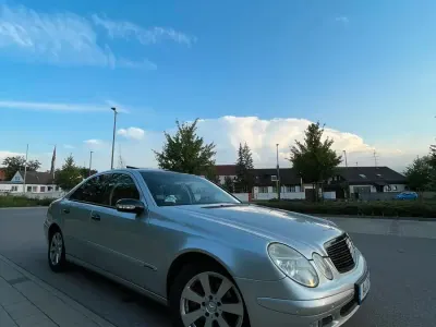Gebraucht Mercedes E220 150 PS (110 kW) 2004 Grau Limousine