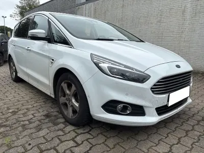 Gebraucht Ford S-MAX Titanium 179 PS (131 kW) 2017 Weiß Van / Kleinbus