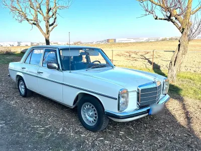 Gebraucht Mercedes 200 55 PS (40 kW) 1975 Weiß Limousine