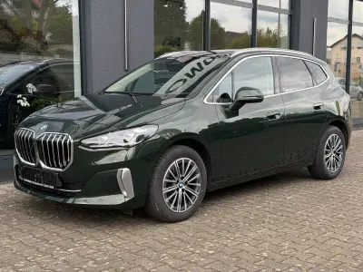 Gebraucht BMW 218 Active Tourer Comfort Edition 150 PS (110 kW) 2024 Grün Van / Kleinbus